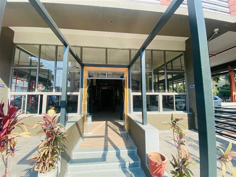 Tapas Elegance — main entrance porch